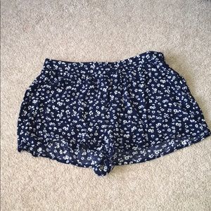 Floral daisy shorts